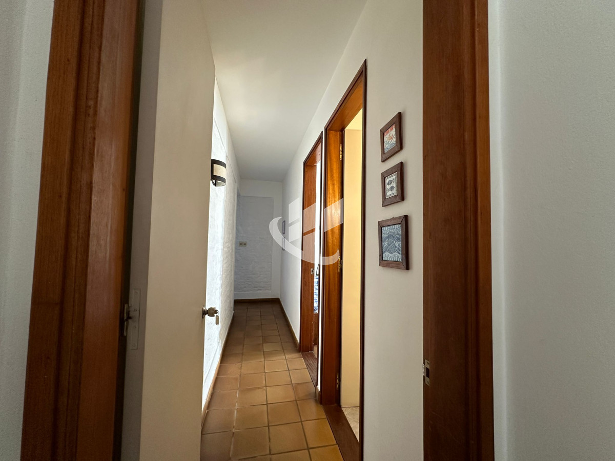 Casa ID.1419 - CASA CENTRICA EN MERCEDES LISTA PARA INGRESAR, CON 1.000 M2 DE TERRENO