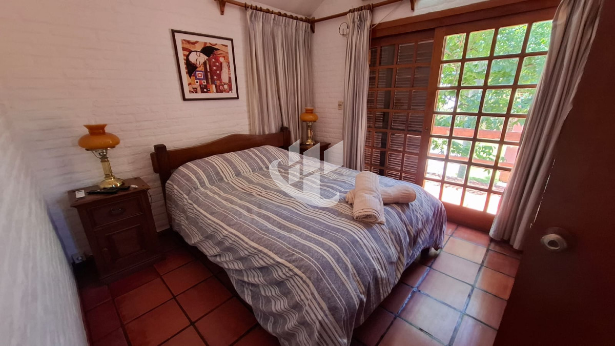 Casa ID.1609 - Casa en venta, 5 dormitorios y barbacoa cerrada. Tio Tom, Maldonado