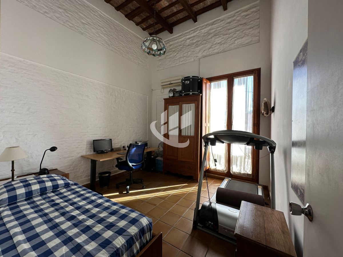 Casa ID.1419 - CASA CENTRICA EN MERCEDES LISTA PARA INGRESAR, CON 1.000 M2 DE TERRENO