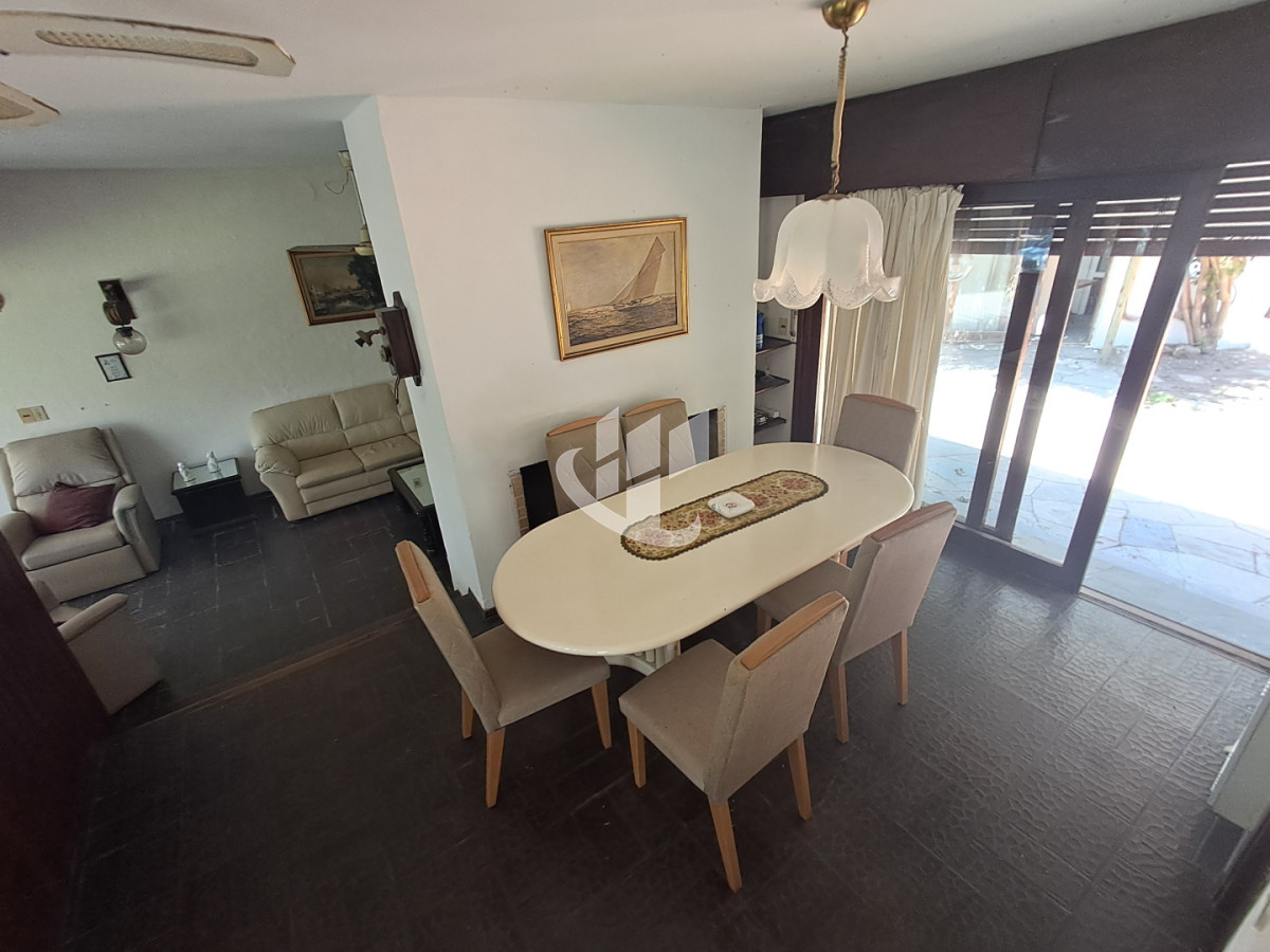 Casa ID.2333 - PUNTA DEL ESTE MANSA A METROS DEL MAR HERMOSA PROPIEDAD CON POTENCIAL