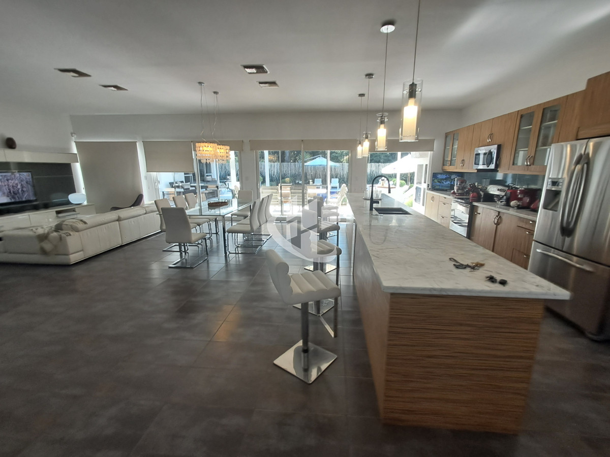 Casa ID.1526 - PUNTA DEL ESTE PINARES PROPIEDAD EN ALQUILER PREMIUM! 3 SUITES 