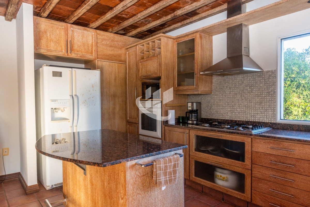 Casa ID.655 - Venta, casa, 4 dormitorios, Arenas de Jose Ignacio.