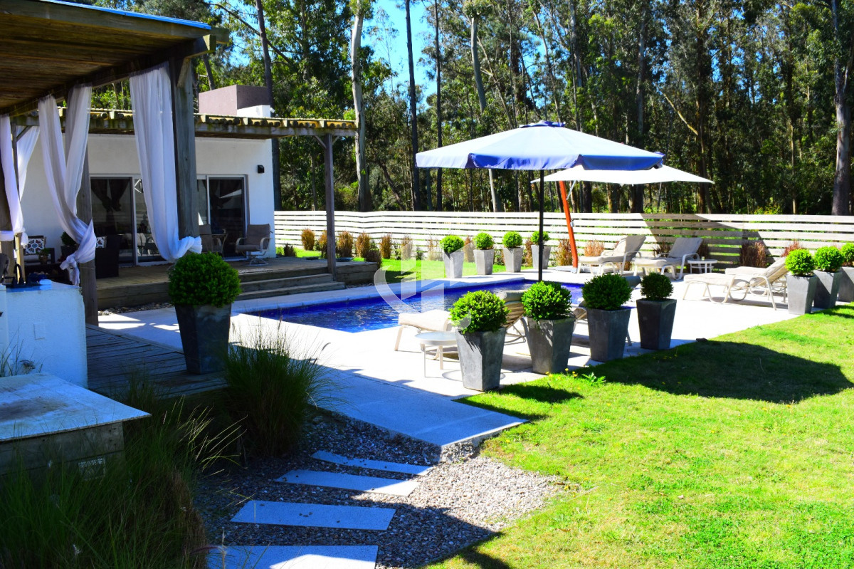 Casa ID.1526 - PUNTA DEL ESTE PINARES PROPIEDAD EN ALQUILER PREMIUM! 3 SUITES 