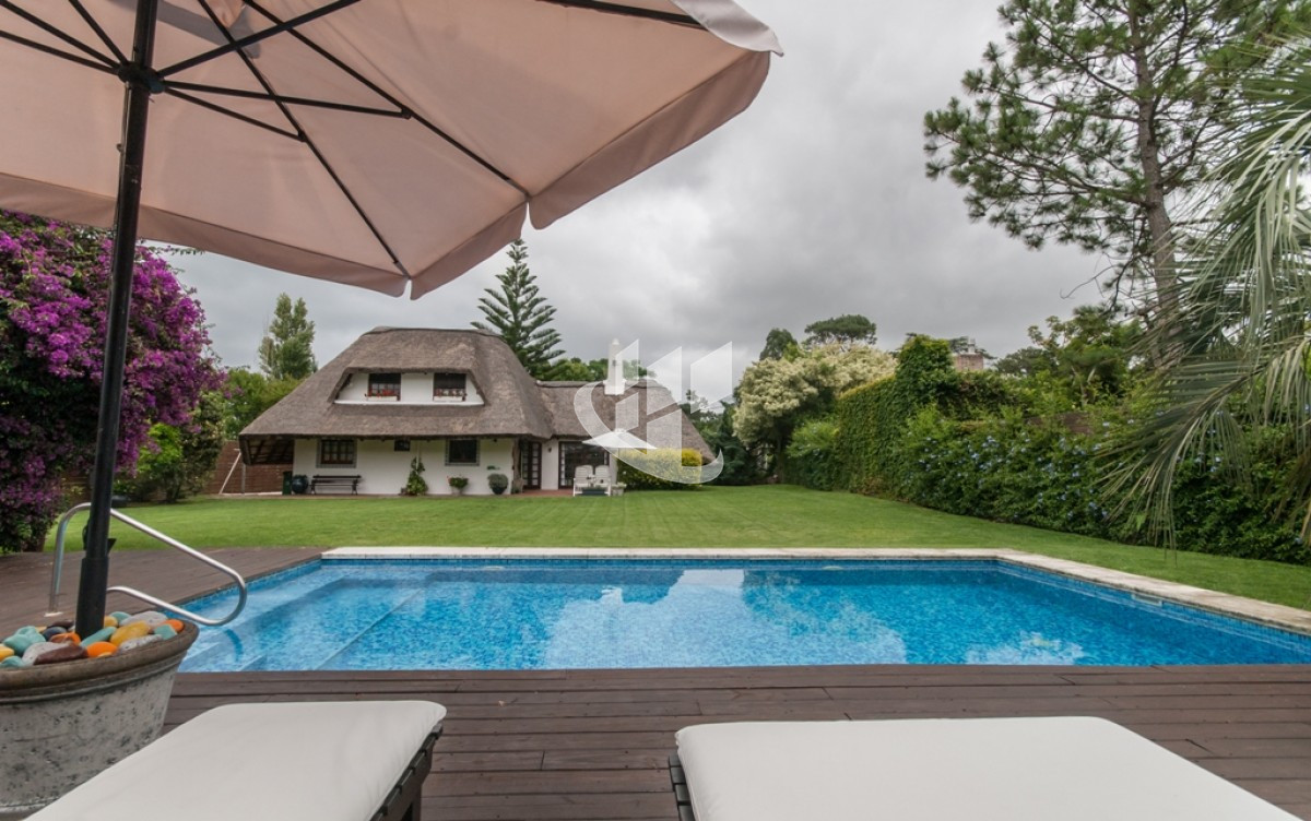 Casa ID.1947 - PUNTA DEL ESTE PINARES COMODA CASA DE 3DORMITORIOS PISCINA EN ALQUILER