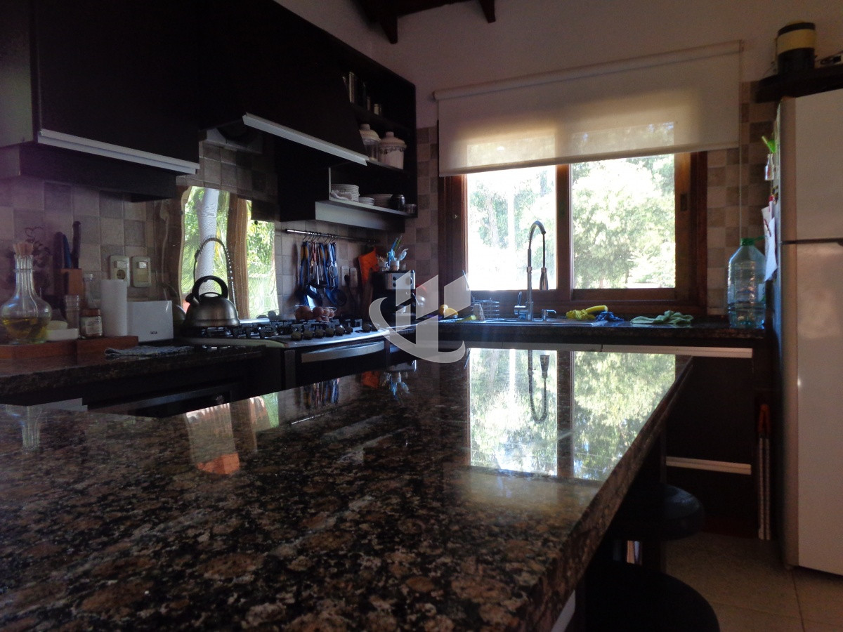 Casa ID.2109 - PUNTA DEL ESTE MARLY CASA DE 4 DORMITORIOS PISCINA EN ALQUILER TEMPORAL