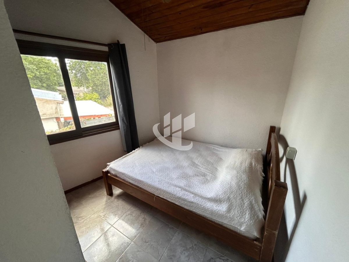 Casa ID.2410 - Casa en alquiler anual 2 Dormitorios, Jardines de Córdoba, Punta del Este