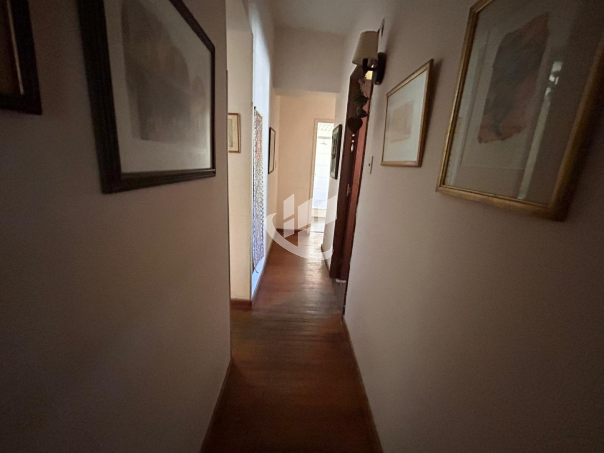 Casa ID.2460 - Casa 3 Dorm. En Venta en Pocitos con Garaje, Patio, Barbacoa y Azotea