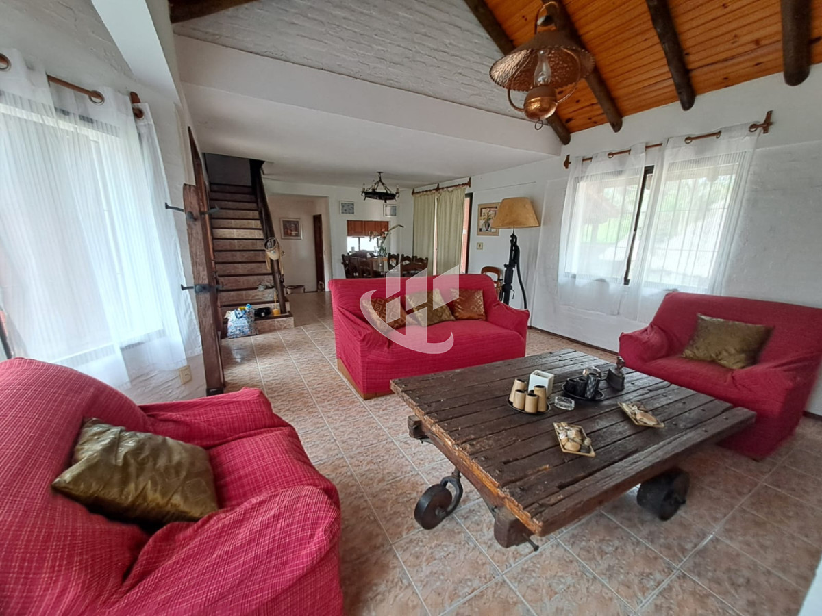 Casa ID.2955 - PUNTA BALLENA TIO TOM CASA DE 4 SUITES PISCINA A METROS DEL MAR EN ALQUILER