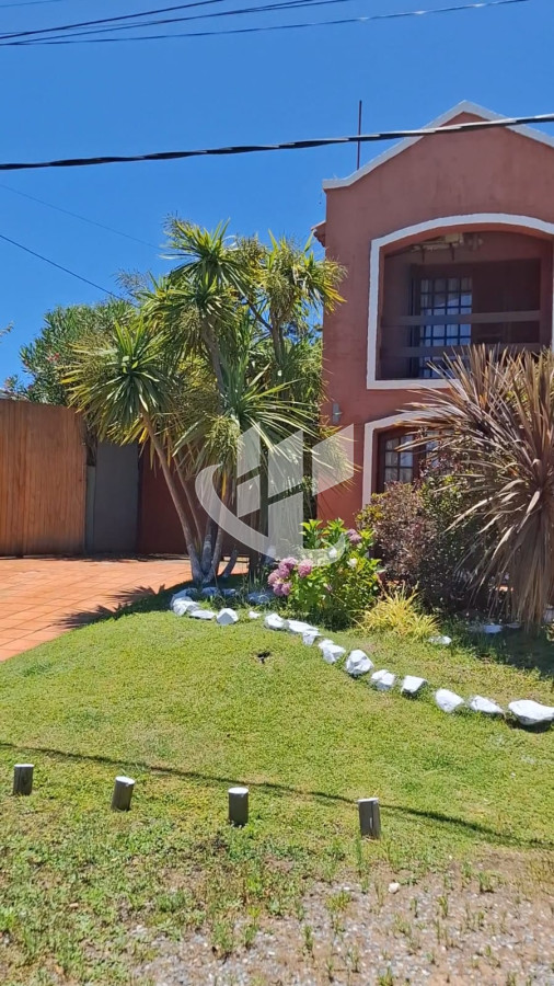 Casa ID.1609 - Casa en venta, 5 dormitorios y barbacoa cerrada. Tio Tom, Maldonado