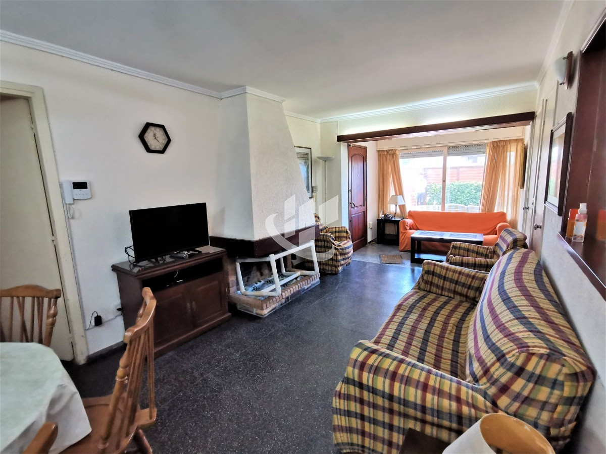 Casa ID.1908 - Casa en alquiler anual de 3 dormitorios en Mansa Punta del Este 