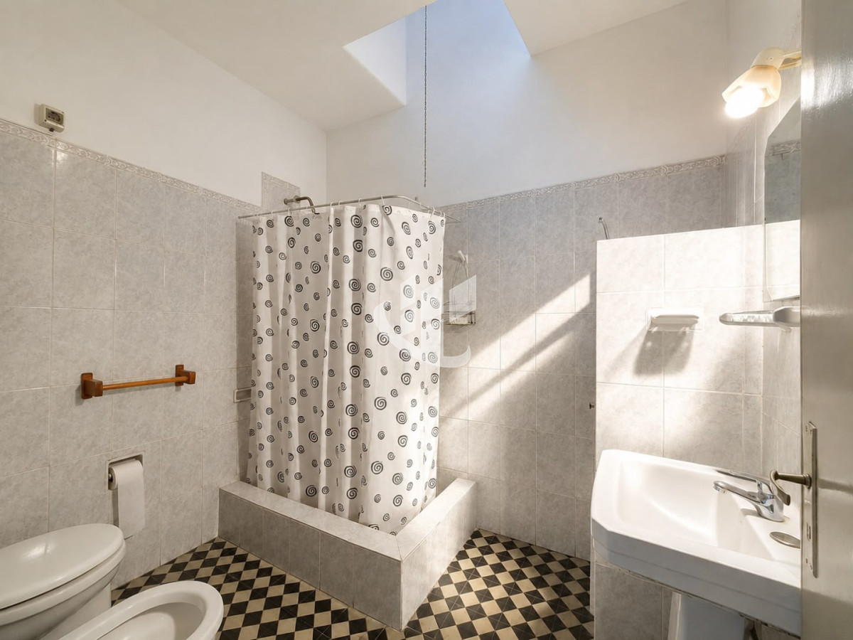 Casa ID.2820 - CASA DE 2 DORMITORIOS CON MUCHO POTENCIAL
