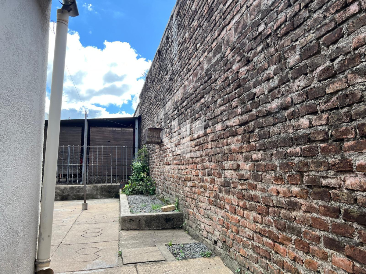 Casa ID.1591 - CASA DE 2 DORMITORIOS EN MUY BUENA UBICACION