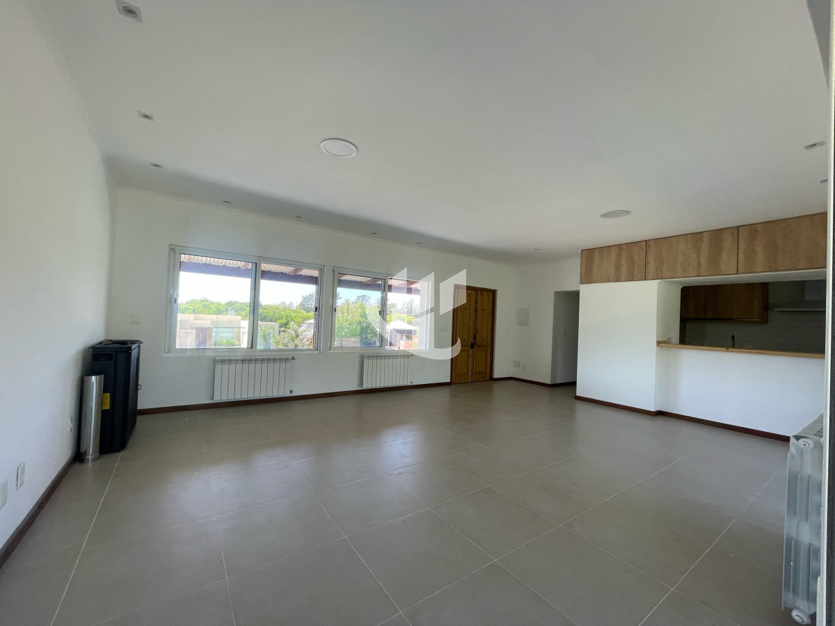 Casa ID.1716 - A ESTRENAR DE 3 DORMITORIOS Y 2 BAÑOS