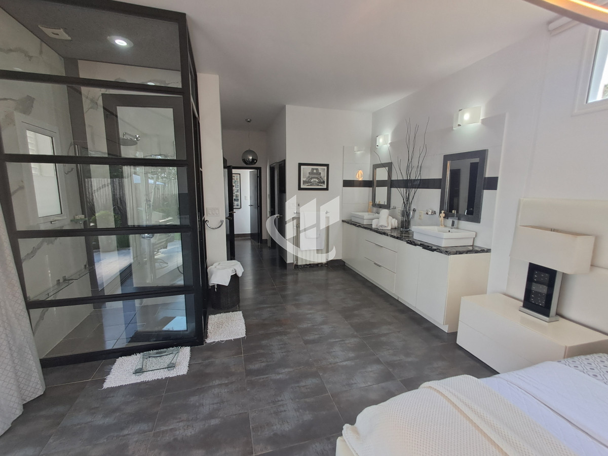 Casa ID.1526 - PUNTA DEL ESTE PINARES PROPIEDAD EN ALQUILER PREMIUM! 3 SUITES 