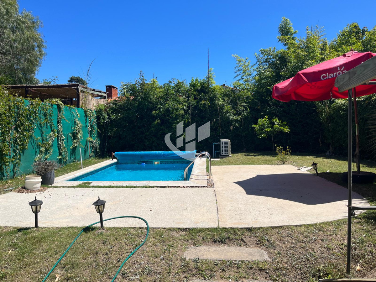 Casa ID.978 - ALQUILER CASA  ANUAL PUNTA DEL ESTE   MODERNA ,PISCINA CLIMATIZADA 