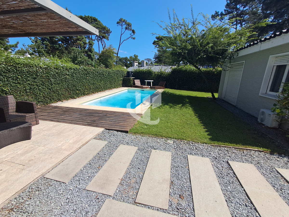 Casa ID.1747 - PUNTA DEL ESTE MANSA CASA 5 DORMITORIOS EN ALQUILER TEMPORAL