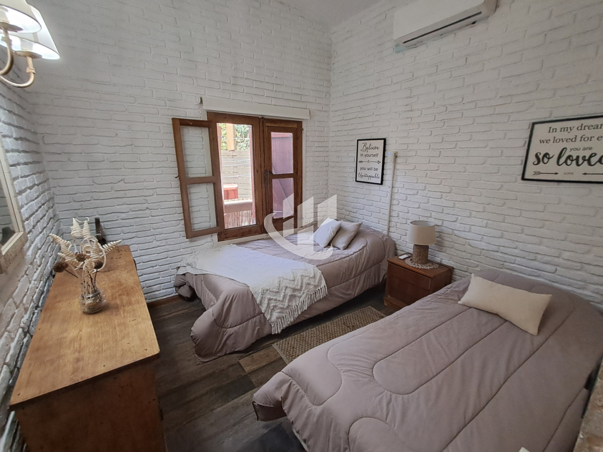 Casa ID.2395 - PUNTA DEL ESTE SAN RAFAEL 4 DORMITORIOS 2 BAÑOS PISCINA PARRILLERO