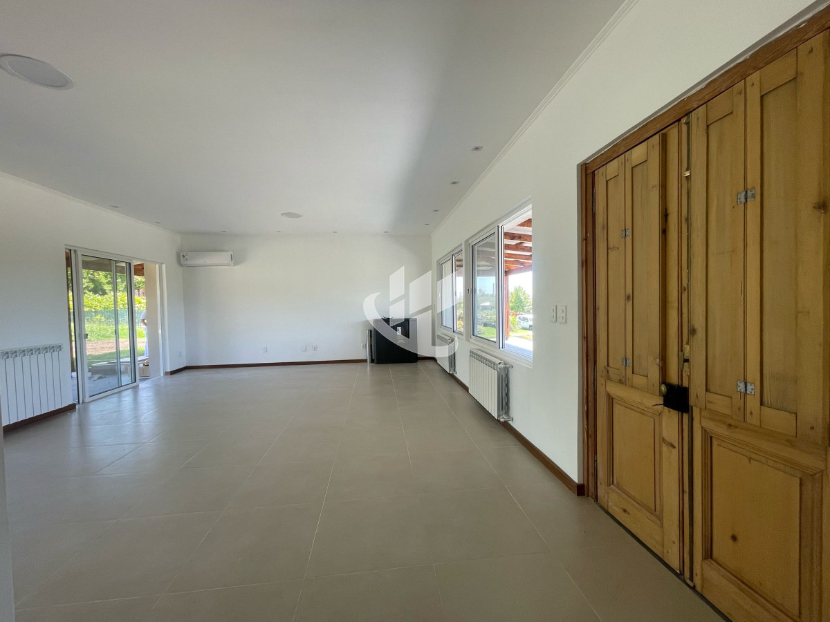 Casa ID.1716 - A ESTRENAR DE 3 DORMITORIOS Y 2 BAÑOS