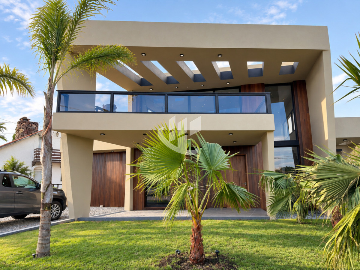 Casa ID.2920 - Casa en Pinares a 100 metros de Playa Mansa - Alquiler Temporada 2027