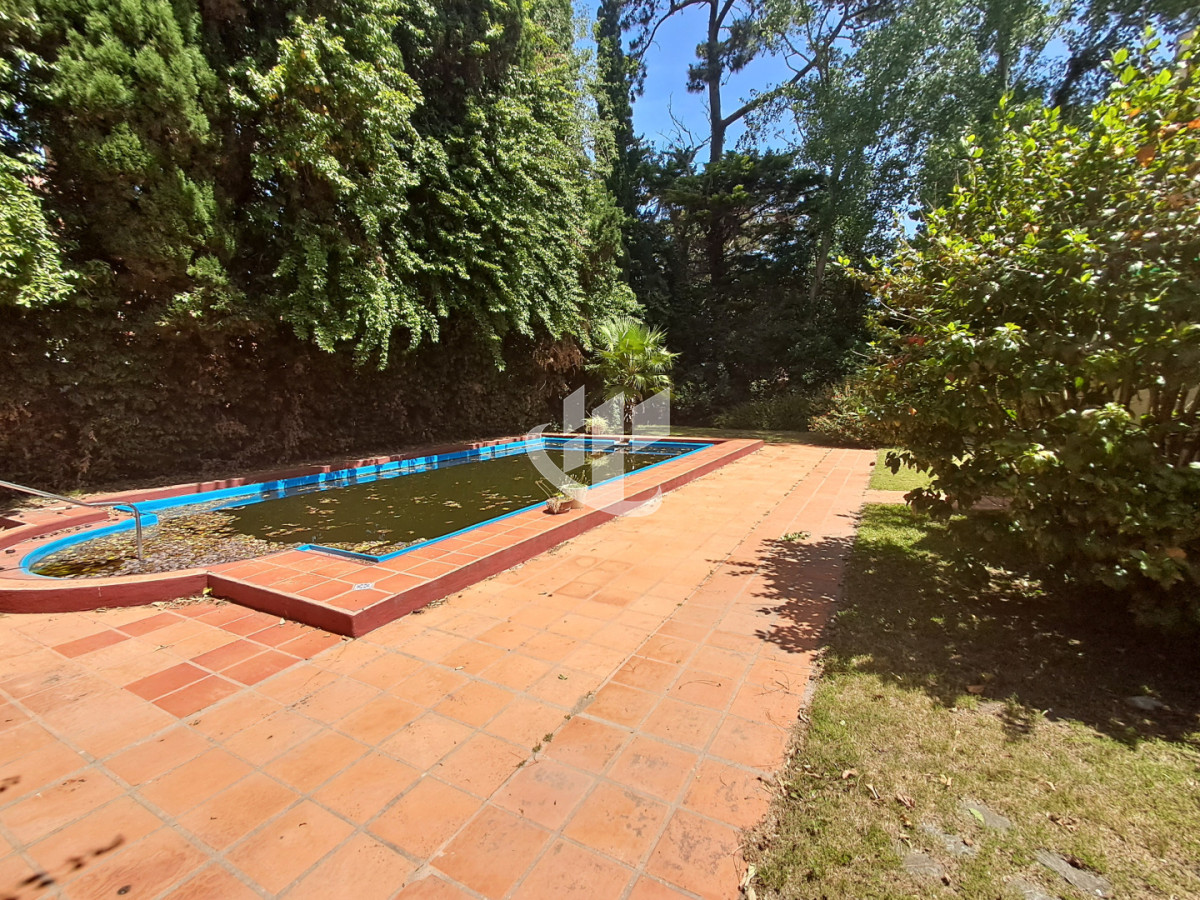 Casa ID.2333 - PUNTA DEL ESTE MANSA A METROS DEL MAR HERMOSA PROPIEDAD CON POTENCIAL