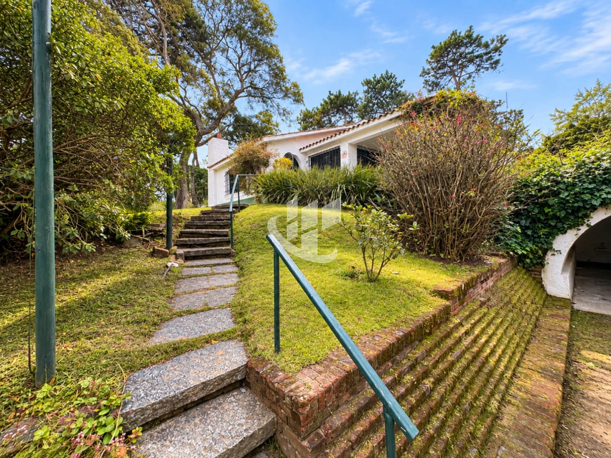 Casa ID.2889 - PUNTA DEL ESTE LUGANO AMPLIA CASA PARA 10 PERSONAS EN ALQUILER DE TEMPORADA