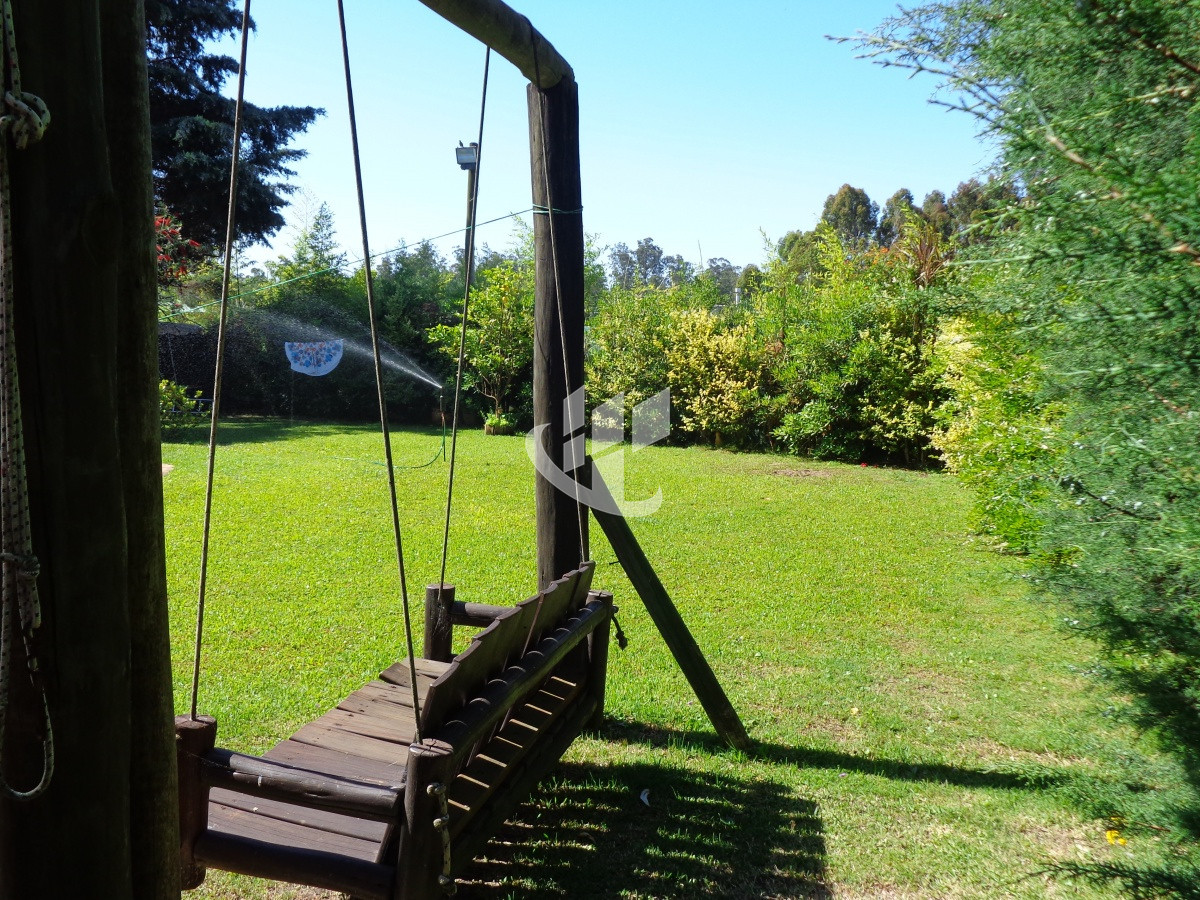 Casa ID.2109 - PUNTA DEL ESTE MARLY CASA DE 4 DORMITORIOS PISCINA EN ALQUILER TEMPORAL