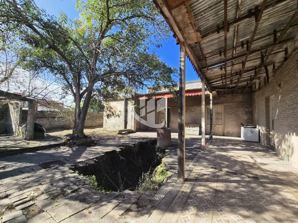 Casa ID.2838 - ESQUINA EN VENTA CON GRAN POTENCIAL