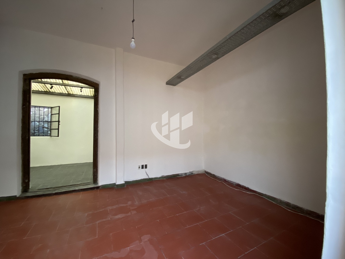 Casa ID.1022 - Venta casa con local al frente ideal para empresa 
