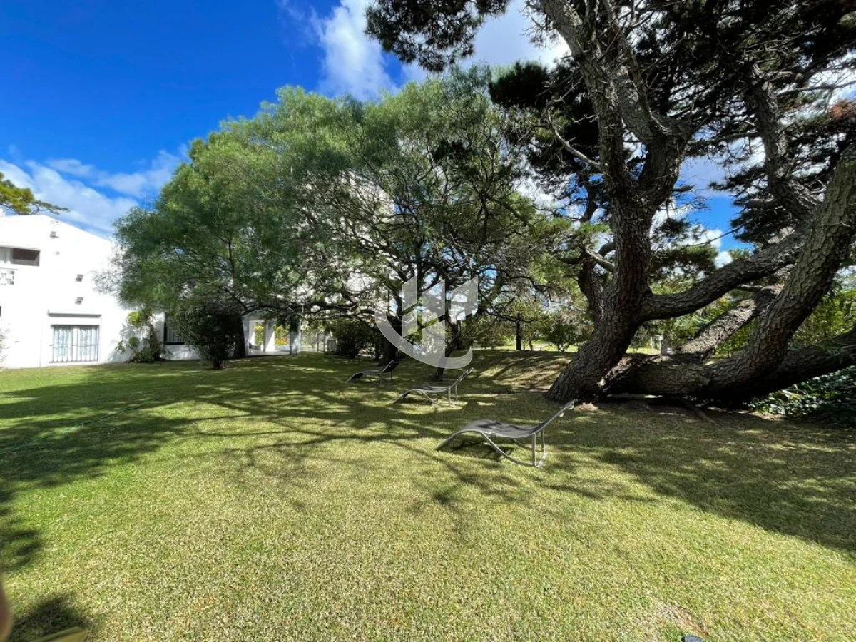Casa ID.1918 - PUNTA DEL ESTE MANSA CASA 4 DORMITORIOS AMPLIO TERRENO EN VENTA