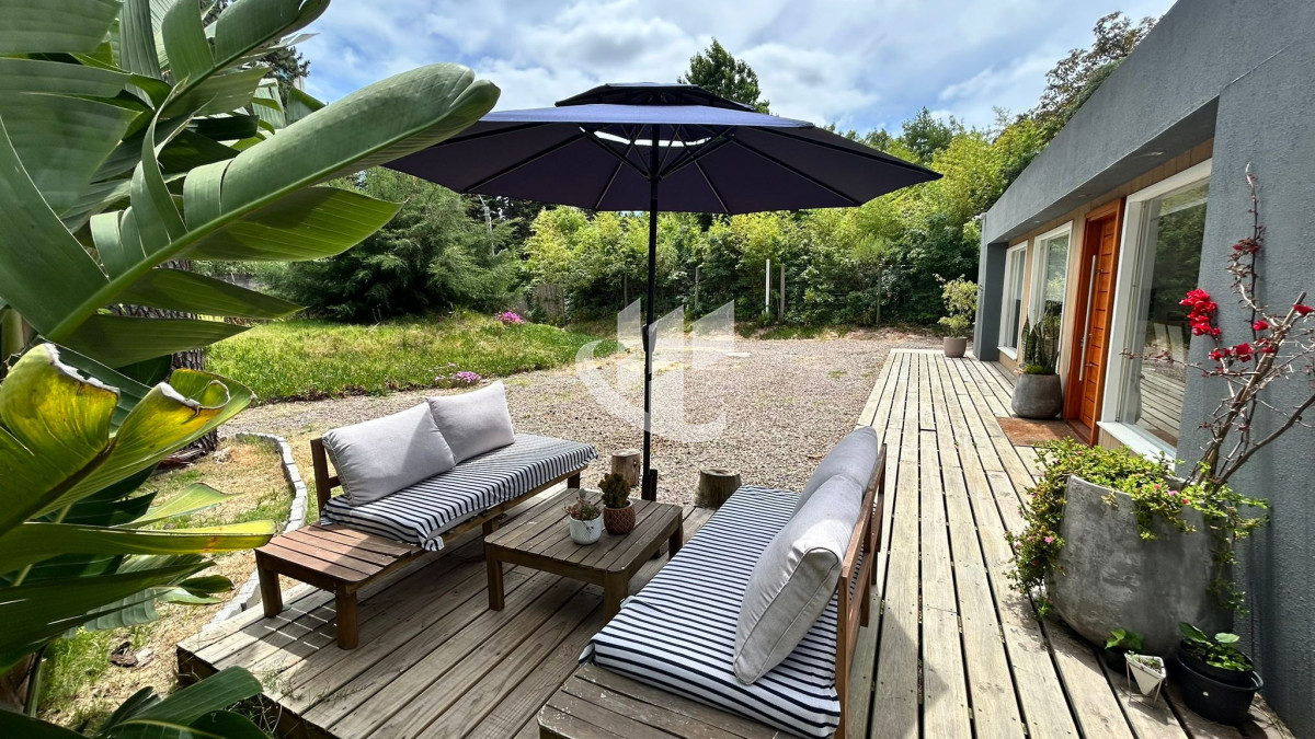 Casa ID.2350 - Alquiler temporada Casa 2 dormitorios, zona Playa Brava, Punta del este.