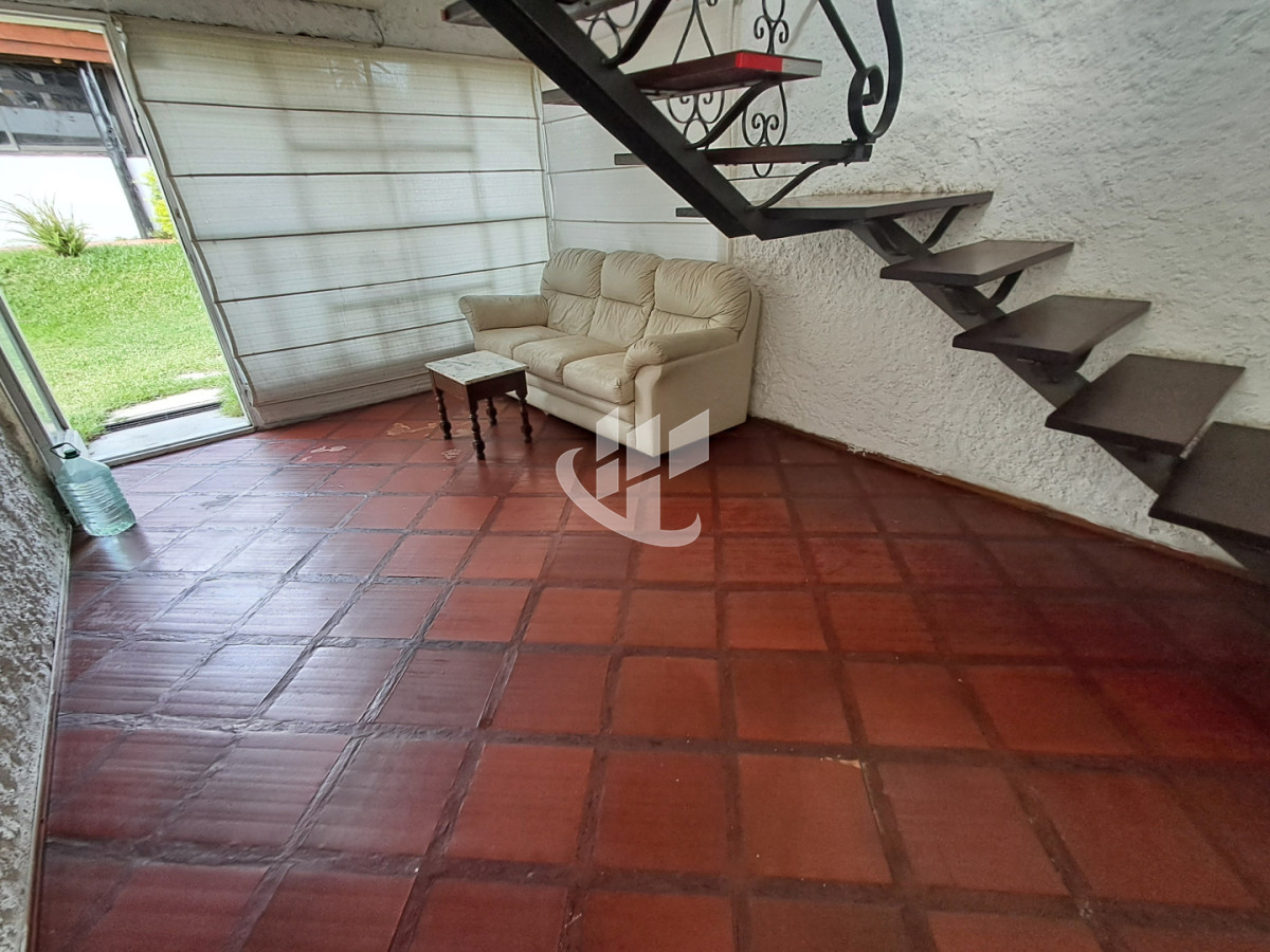 Casa ID.2532 - PUNTA DEL ESTE LAS DELICIAS GRAN CASA DE 5 DORMITORIOS PISCINA CANCHA DE PADLE EN VENTA