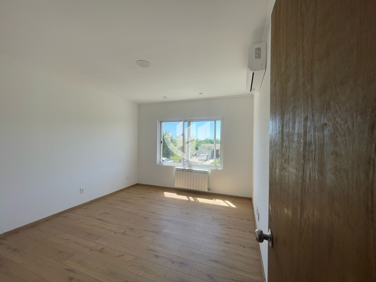 Casa ID.1716 - A ESTRENAR DE 3 DORMITORIOS Y 2 BAÑOS