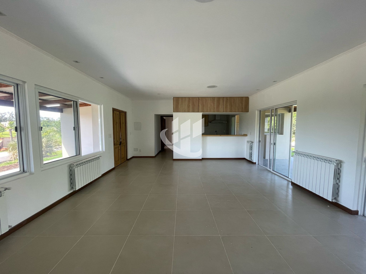 Casa ID.1716 - A ESTRENAR DE 3 DORMITORIOS Y 2 BAÑOS