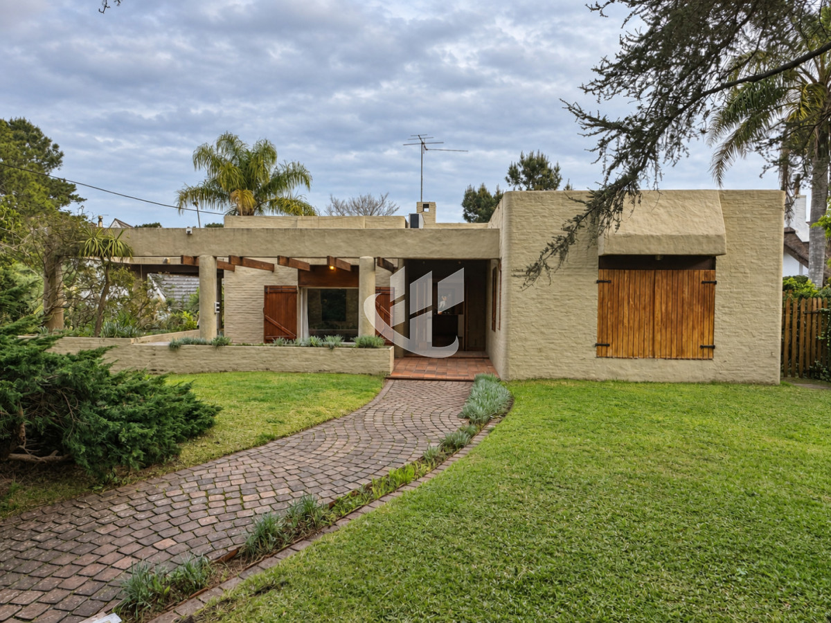 Casa ID.2057 - PUNTA DEL ESTE RINCON DEL INDIO CASA 4 DORMITORIOS PISCINA CLIMATIZADA
