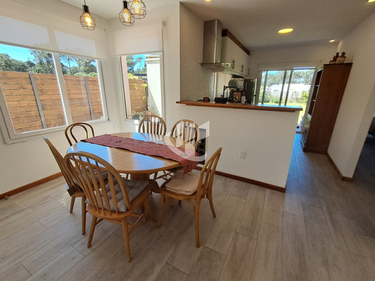 Casa ID.2391 - PUNTA DEL ESTE PARQUE BURNETT 2 DORMITORIOS 2 BAÑOS