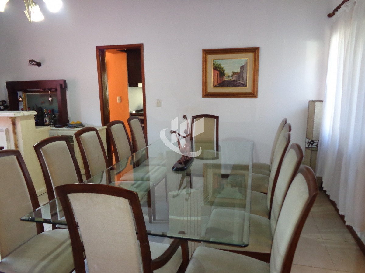 Casa ID.2109 - PUNTA DEL ESTE MARLY CASA DE 4 DORMITORIOS PISCINA EN ALQUILER TEMPORAL