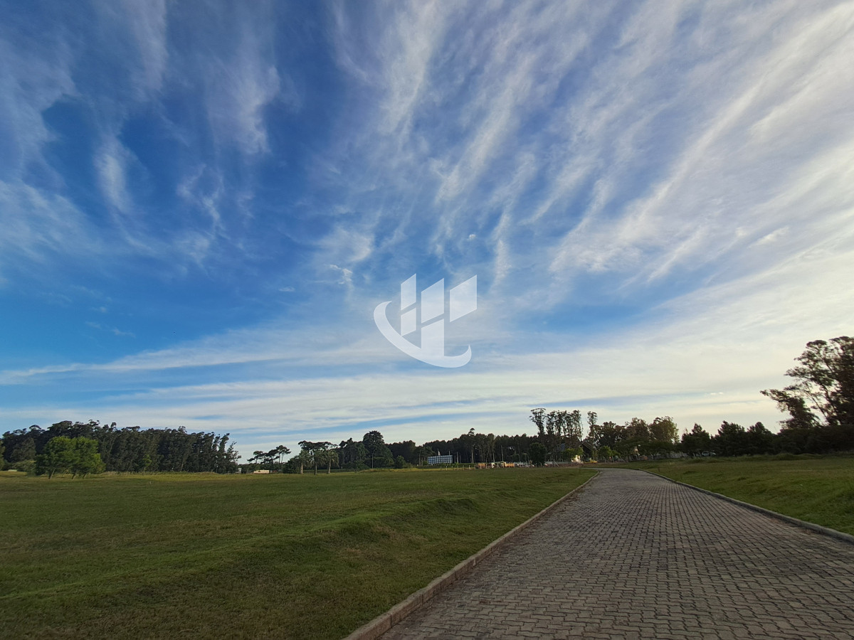 Casa ID.1592 - PUNTA DEL ESTE BARRIO CERRADO A MINUTOS DE LA PENINSULA Y DE LA BARRA