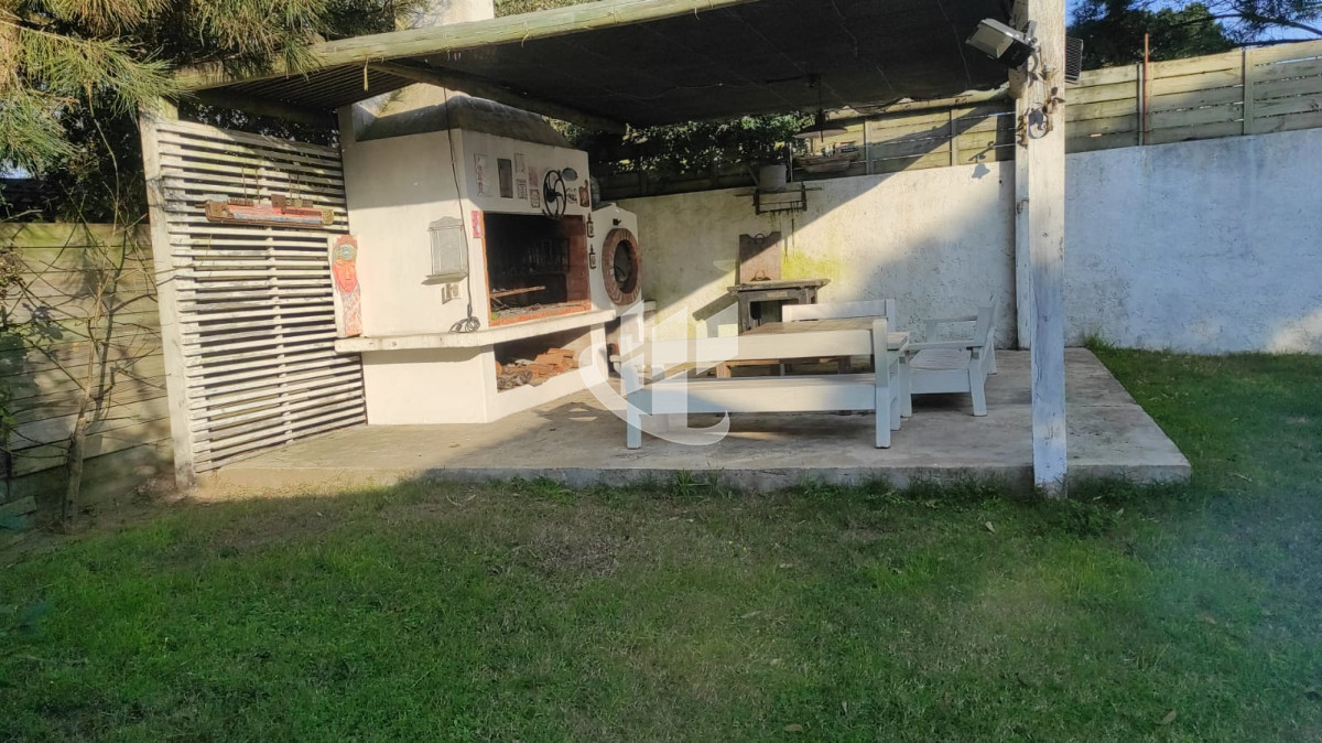 Casa ID.1545 - PUNTA DEL ESTE LA BARRA CASA DE 3 DORMIRORIOS CON PARRILLERO