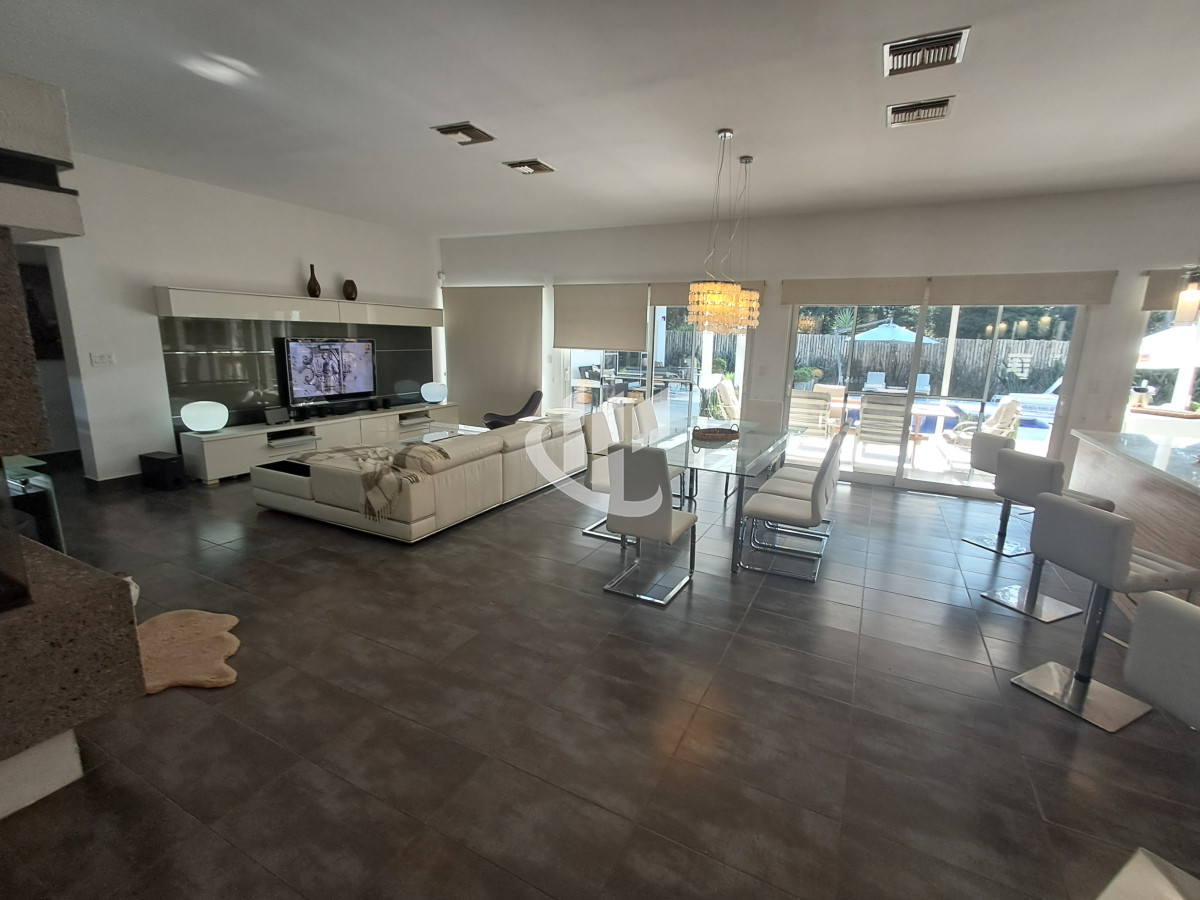 Casa ID.1526 - PUNTA DEL ESTE PINARES PROPIEDAD EN ALQUILER PREMIUM! 3 SUITES 