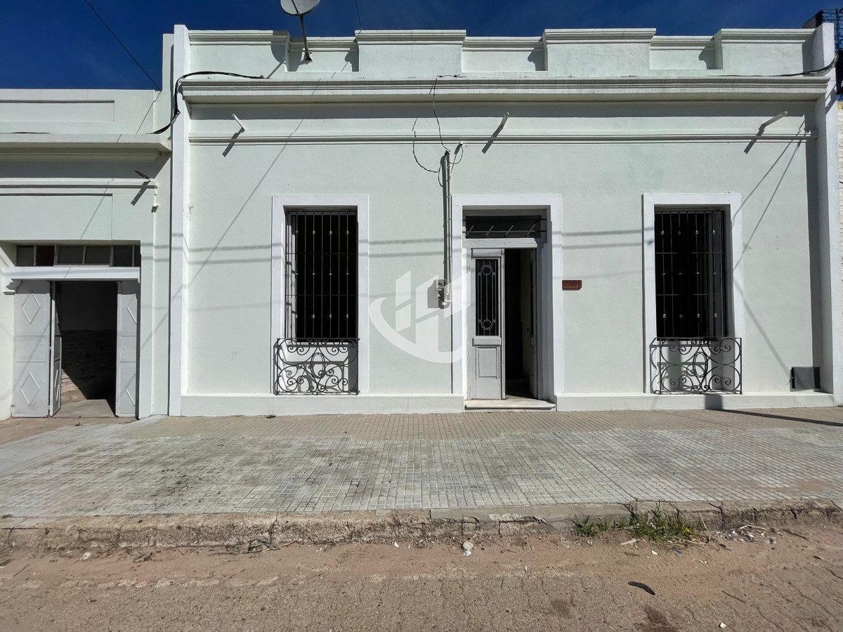 Casa ID.2221 - CASA DE 3 DORMITORIOS CON GARAJE