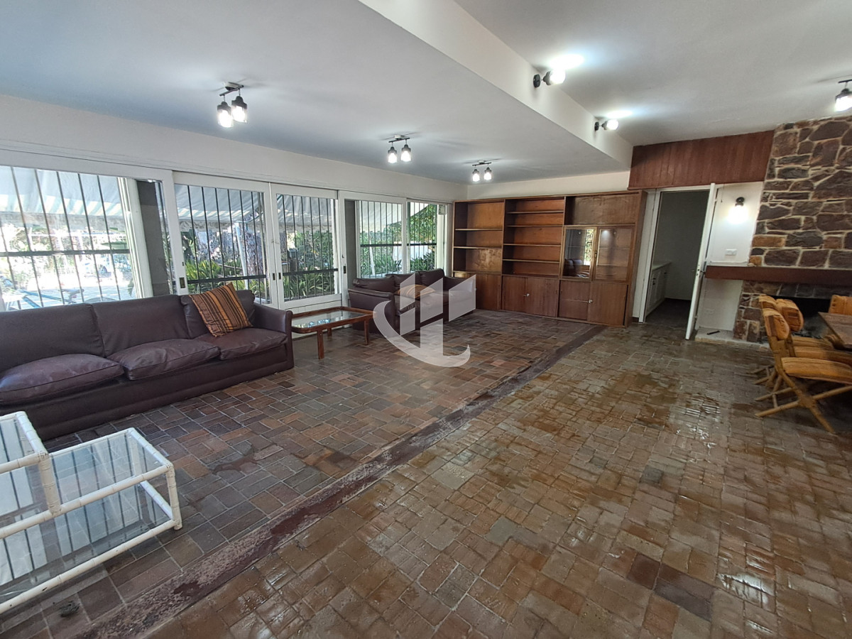 Casa ID.2406 - PUNTA DEL ESTE MANSA 5 DORMITORIOS 3 BAÑOS SE ALQUILA ENERO