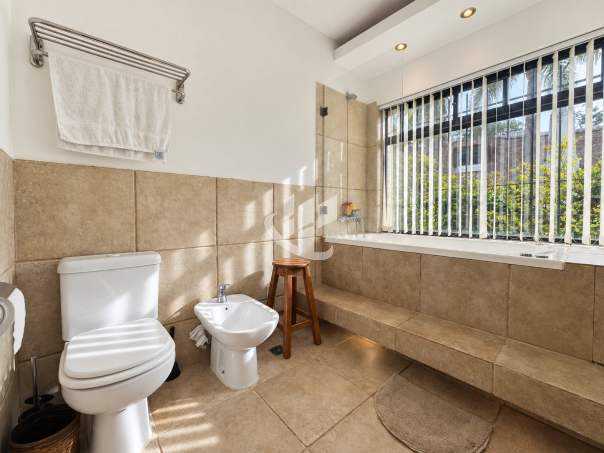 Casa ID.2057 - PUNTA DEL ESTE RINCON DEL INDIO CASA 4 DORMITORIOS PISCINA CLIMATIZADA