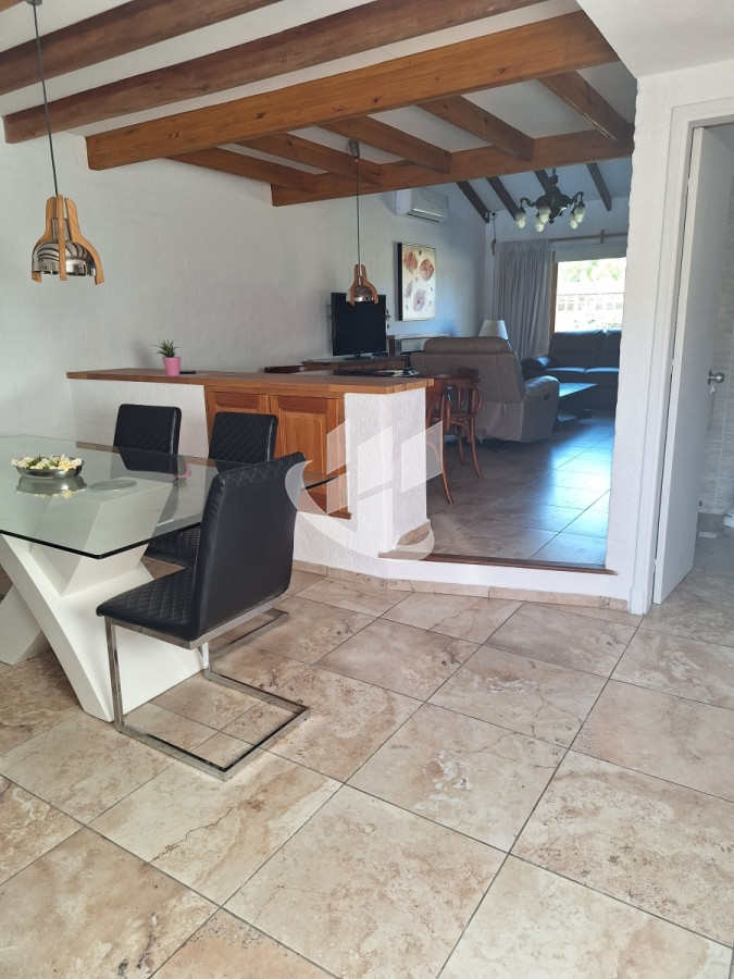Casa ID.978 - ALQUILER CASA  ANUAL PUNTA DEL ESTE   MODERNA ,PISCINA CLIMATIZADA 