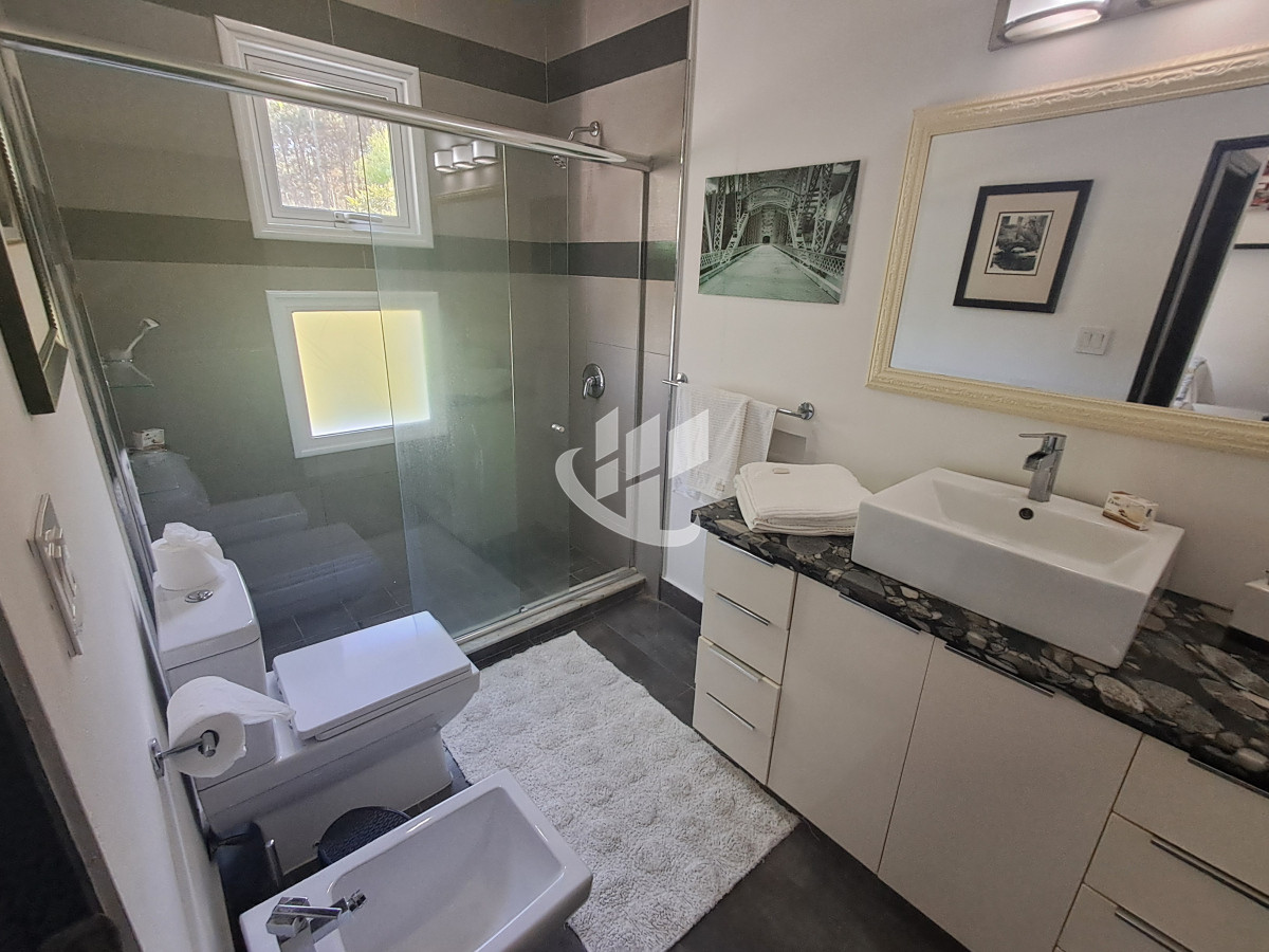 Casa ID.1526 - PUNTA DEL ESTE PINARES PROPIEDAD EN ALQUILER PREMIUM! 3 SUITES 
