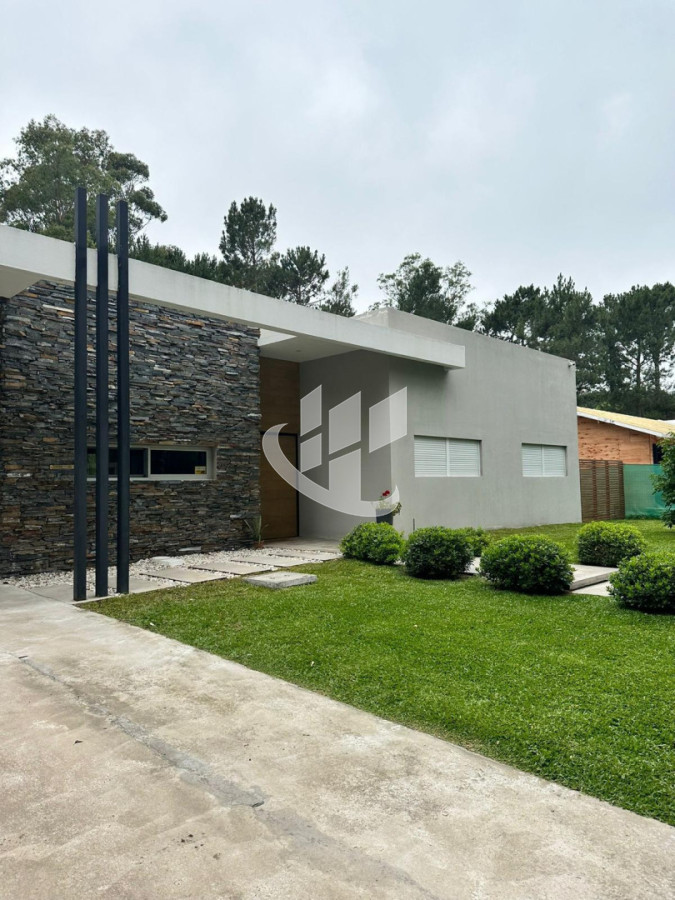 Casa ID.2405 - Alquiler de Verano, 3 dormitorios con piscina climatizada, Burnett, Punta del Este