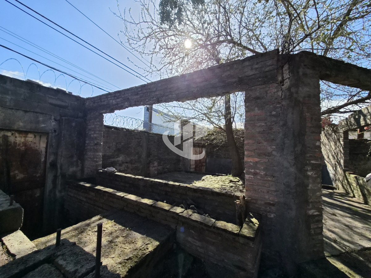 Casa ID.2838 - ESQUINA EN VENTA CON GRAN POTENCIAL