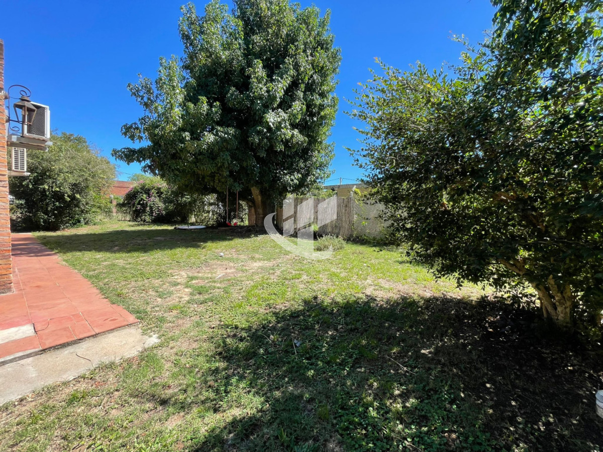 Casa ID.2525 - COMODIDAD Y ESPACIO: CASA DE 3 DORMITORIOS CON GRAN FONDO