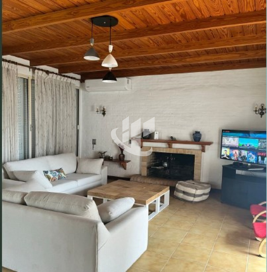 Casa ID.1680 - Alquiler de verano, 4 dormitorios, 3 baños, piscina climatizada, Mansa, Punta del Este