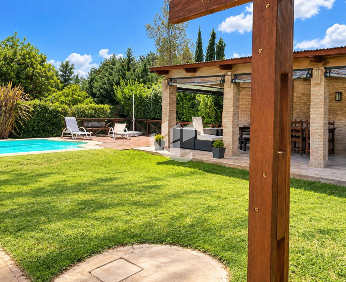 Casa ID.2978 - CASA DE 2 DORMITORIOS AMOBLADA