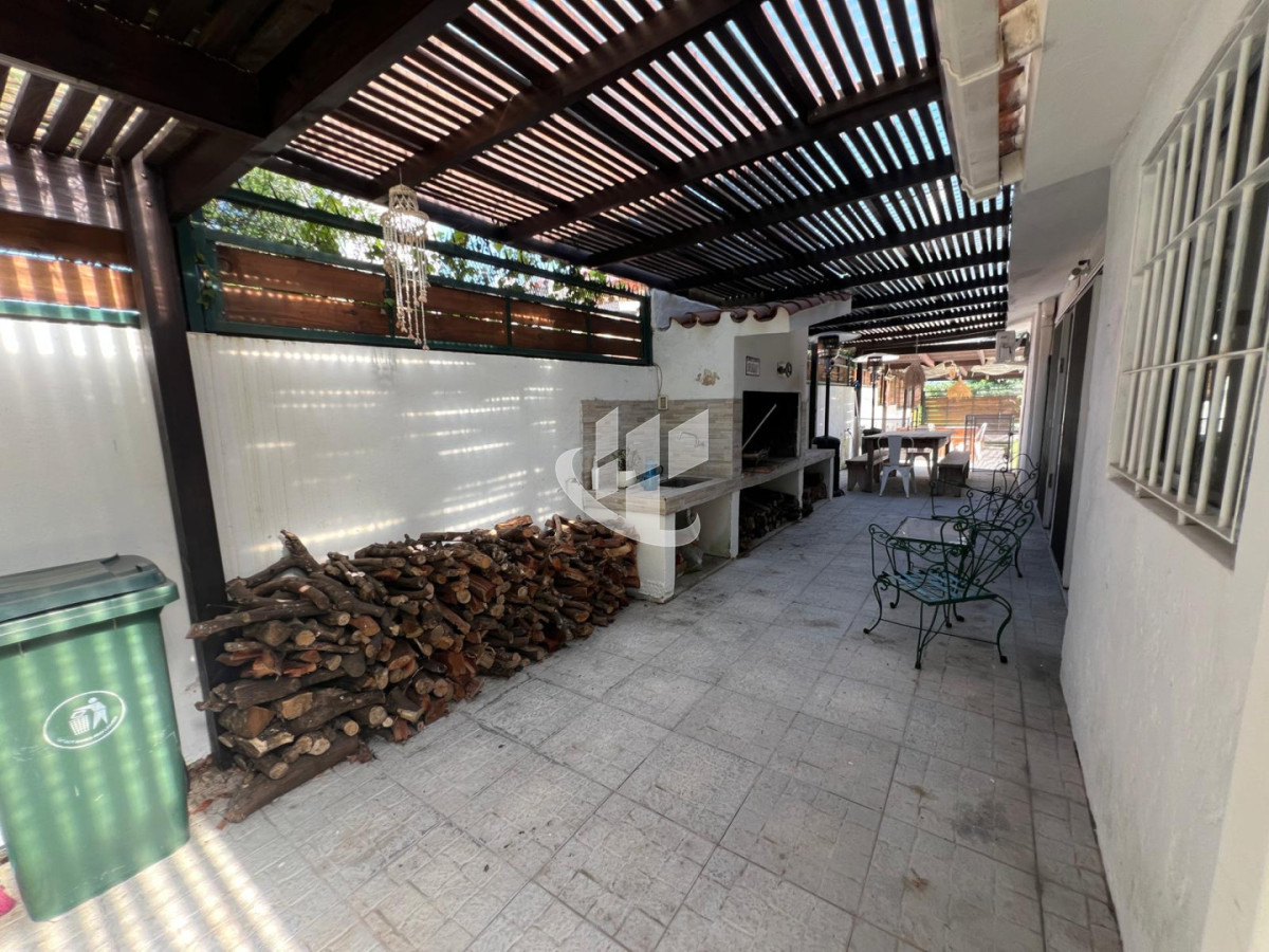 Casa ID.2768 - PUNTA DEL ESTE PLAYA BRAVA CASA DE 3 DORMITORIOS PSICINA CLIMARIZADA